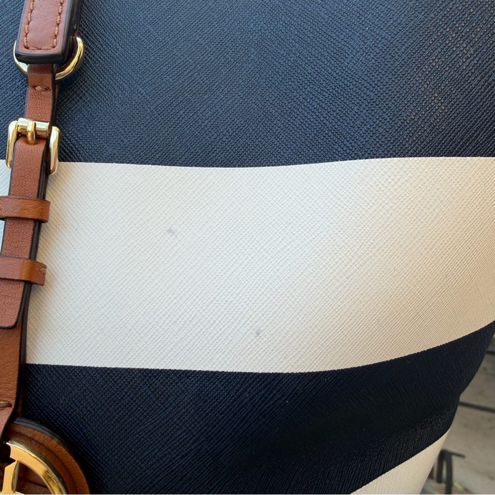 Michael Kors striped tote - Picture 8 of 14